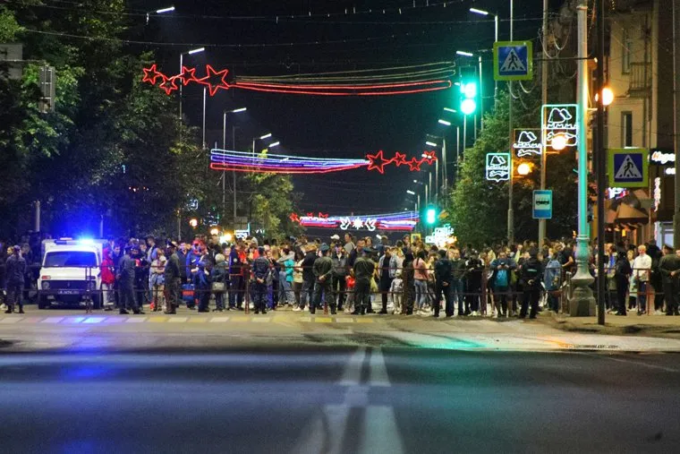Праздничный салют посвящённый дню города. Курган