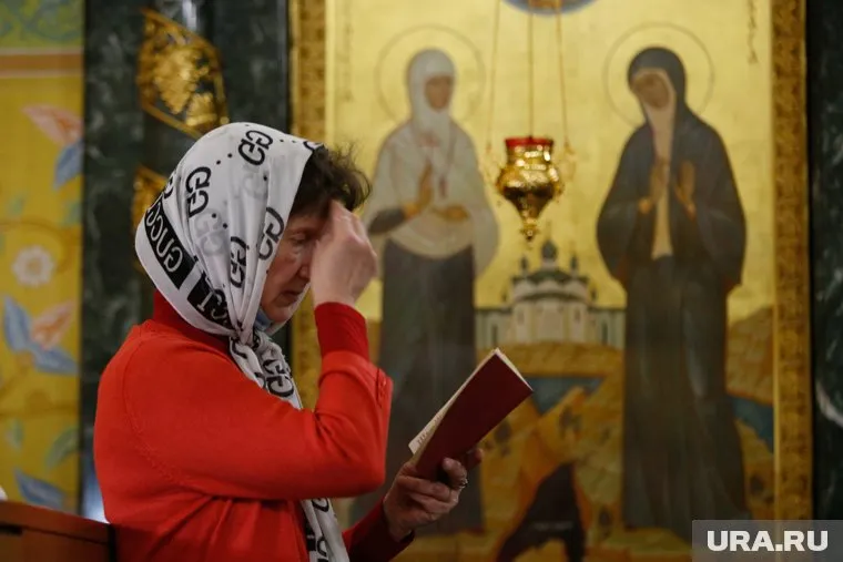 Православные христиане смогут отстоять пасхальную службу и освятить куличи