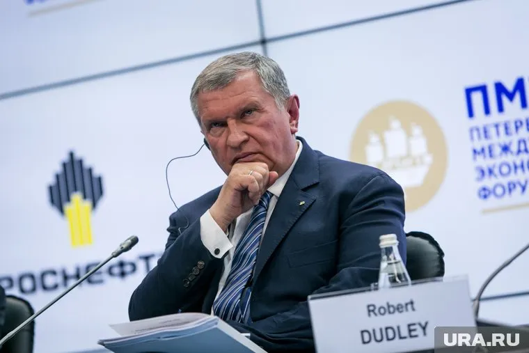 Глава «Роснефти» Игорь Сечин оказывает помощь в реализации строительства НТЦ в Сургуте