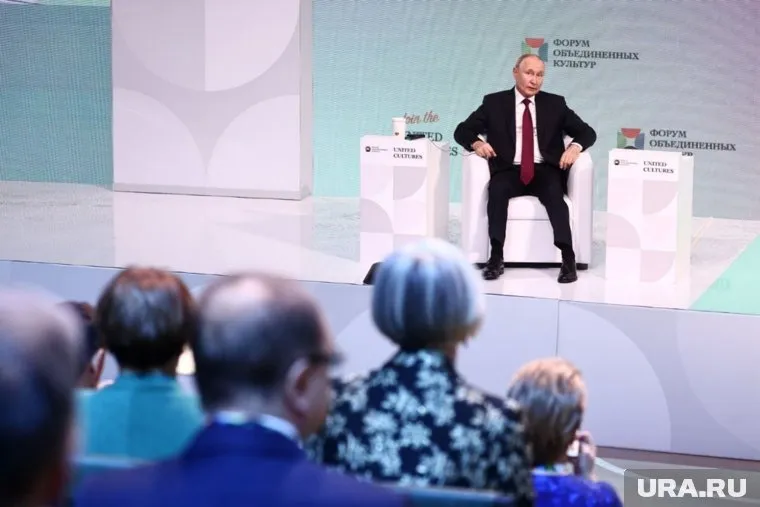 Окно в Европу можно прикрыть, если из него дует, заявил Владимир Путин