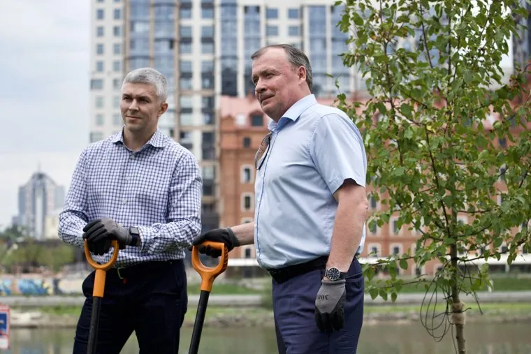 Орлов, Куйвашев на набережной