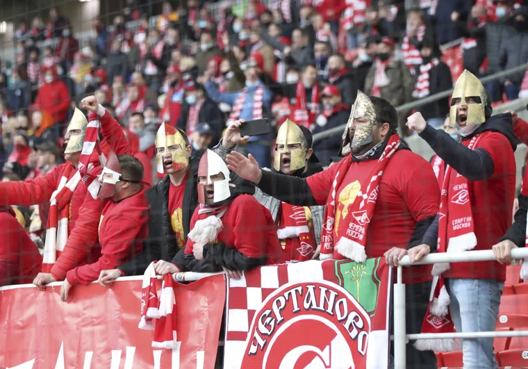 После драки фанатов было задержано 95 человек 