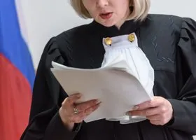 Фигурантке пермской банды судебных приставов в третий раз огласили приговор