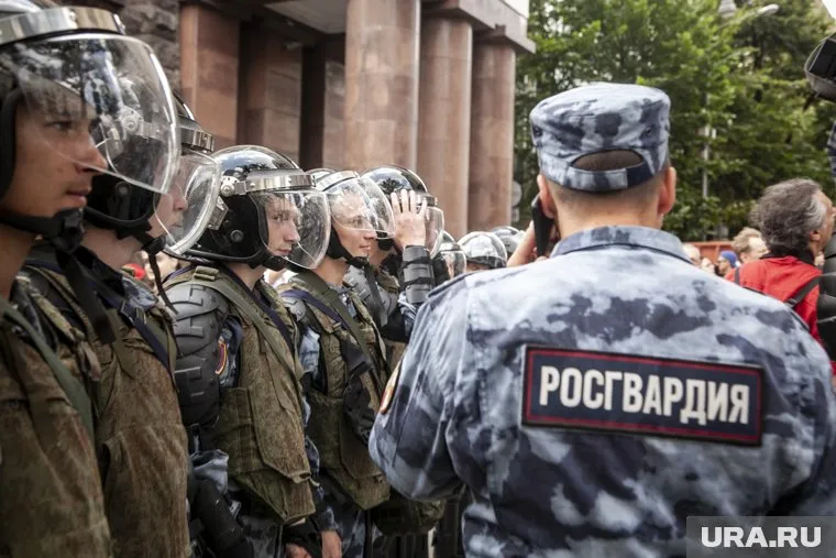 Правоохранители призывают митингующих разойтись