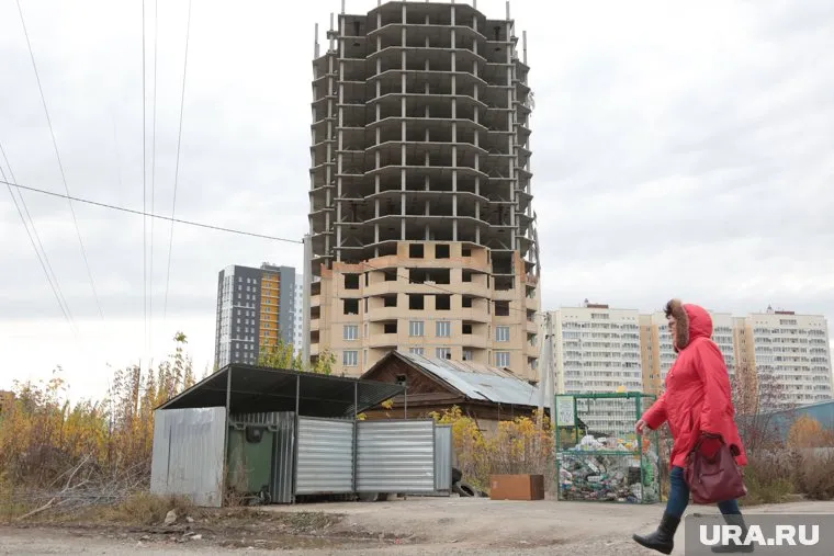 Дом по улице Декабристов, 97 должны были построить в 2006 году
