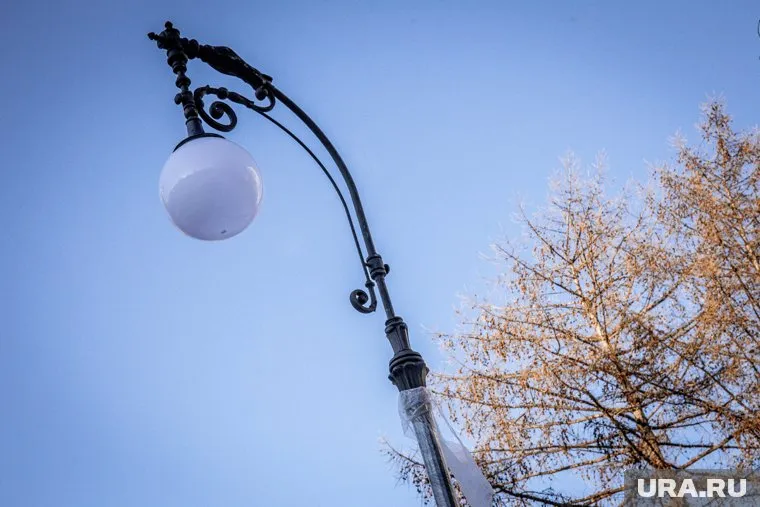 Подростков накажут за сломанные фонарь и сиденья