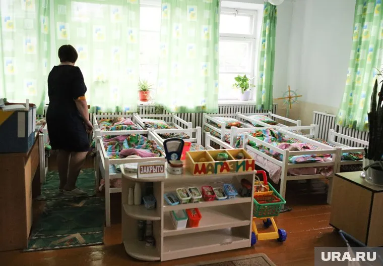 Родители дошкольников обвинили воспитателя в избиении их детей