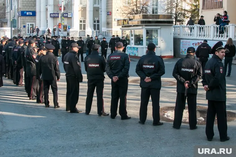 Стражи порядка решили разобраться, кто и зачем организовал посиделки в краснокамском кафе