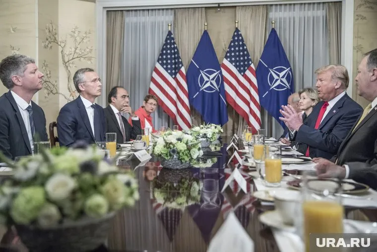 Агрессивная политика США и НАТО подтолкнет другие страны к союзу с Россией