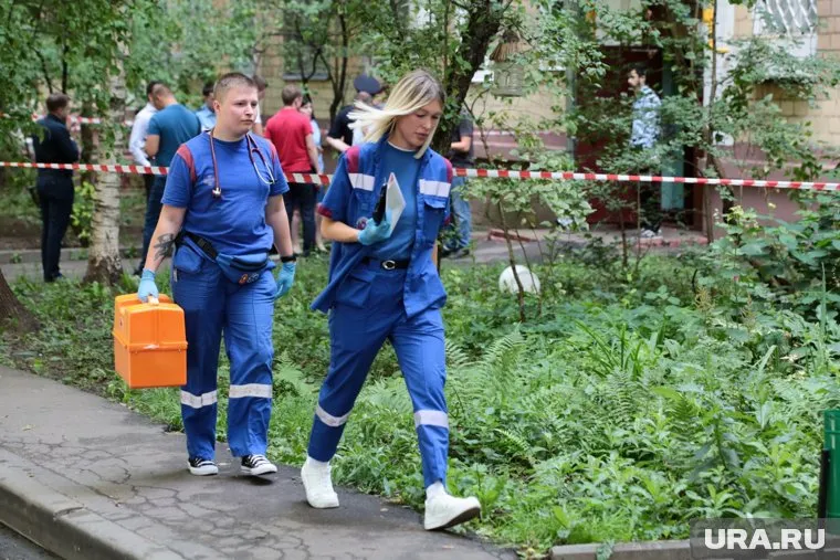 Врачи обходят квартиры жителей Тарко-Сале с целью вакцинации (архивное фото)