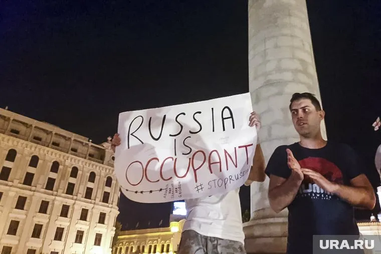 Беспорядки в Тбилиси, происходящие на этой неделе, и обвинения Москвы в политической дестабилизации, обнажили противоречия между Россией и Грузией