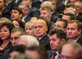 Моор выбирает между 2 кандидатами и прямым губернаторским управлением