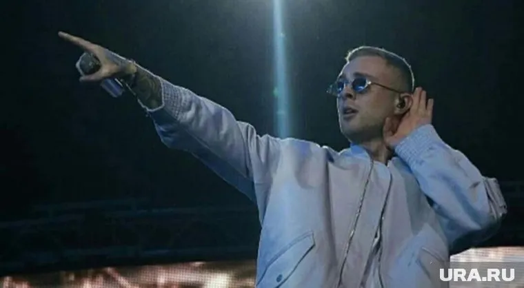 Вместо своего выступления певец пил кофе