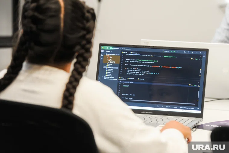 В Москве обсудили кибербуллинг детей