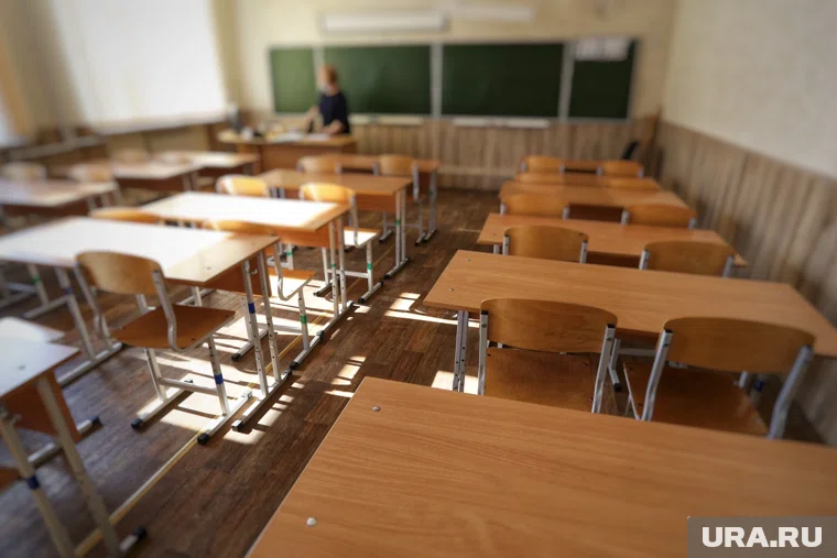 Педагога из ЯНАО выживают с работы 