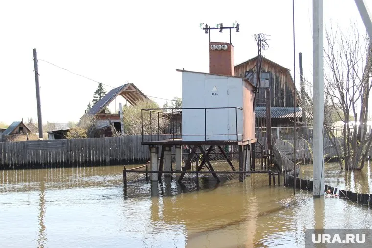 Жители делятся фото и видео подтопления села