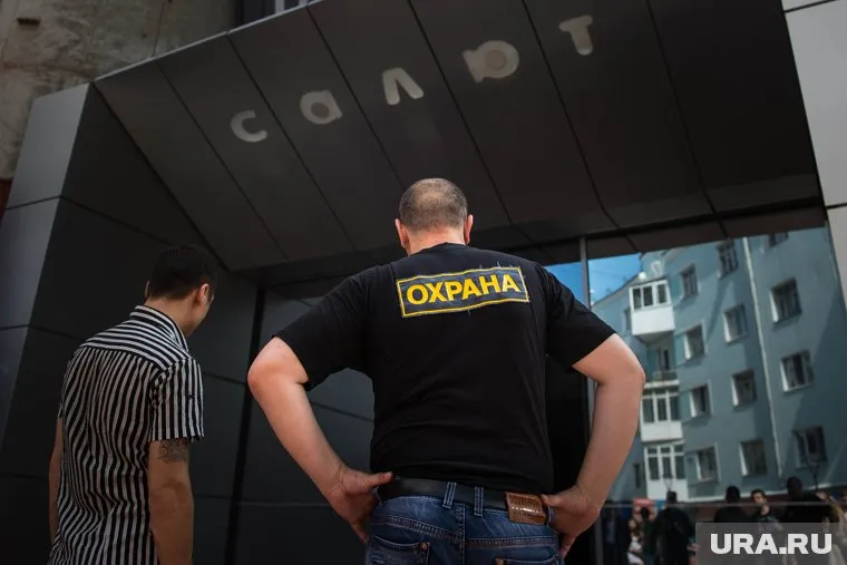 Группа реагирования охранной организации скрутила мужчину