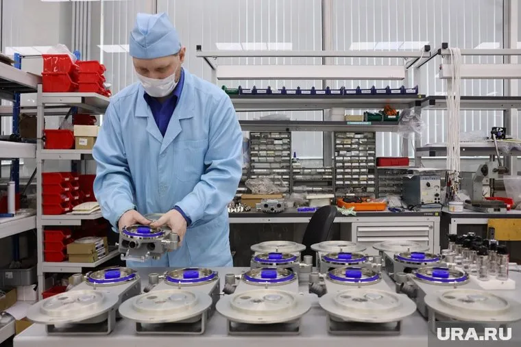 В больницы Екатеринбурга поступят 23 аппарата с функцией ИВЛ