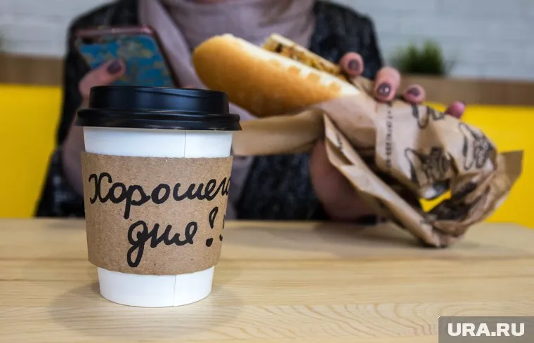 Тюменцы рассказали, что ожидали большего от хот-догов за такую цену