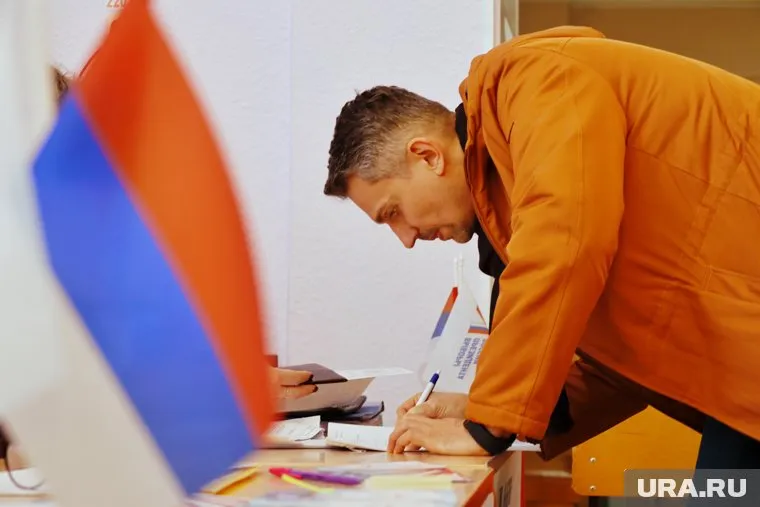 Первый замглавы региона Алексеев проголосовал на выборах президента РФ