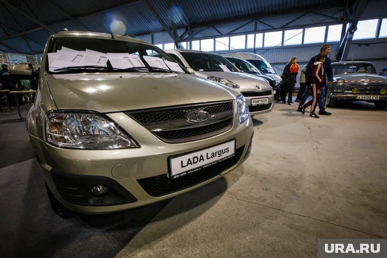 Автомобили марки Lada лидируют по продажам на вторичном рынке, указано в материале