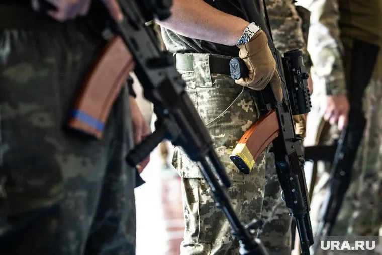 В подразделениях ВСУ не хватает военных, отметил Владимир Сальдо