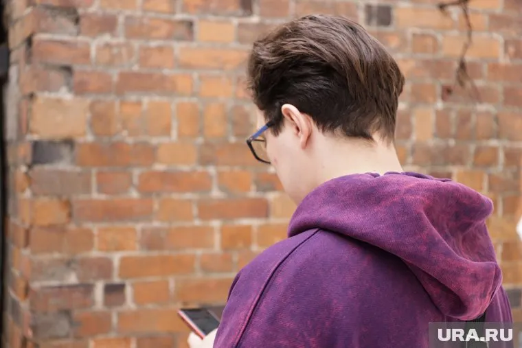 Человек может сделать запрос нейросети по поиску чужих личных данных, считает Александр Зубриков