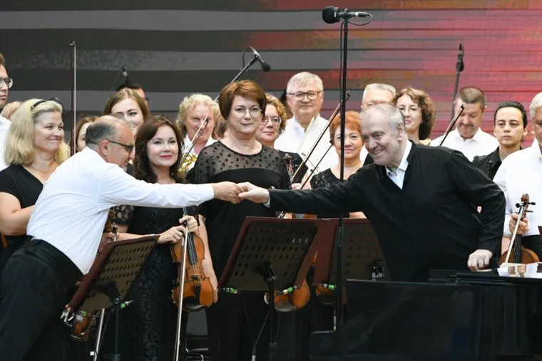 Открытие летнего театра в ЦПКиО им. Маяковского. Екатеринбург