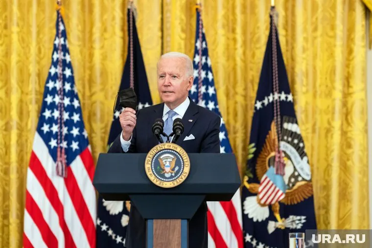 Байден требует от Зеленского предоставления «победного плана», чтобы дать разрешение на удары вглубь РФ