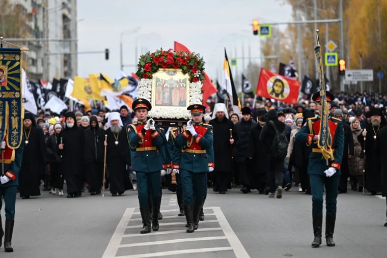 Челябинцы вышли на крестный ход 12 октября