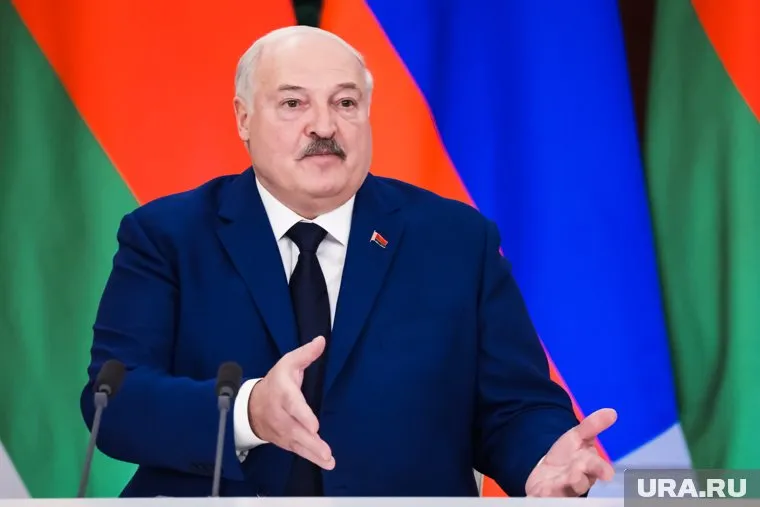 По словам Лукашенко, страны Запада давно страдают "недугом собственного превосходства"