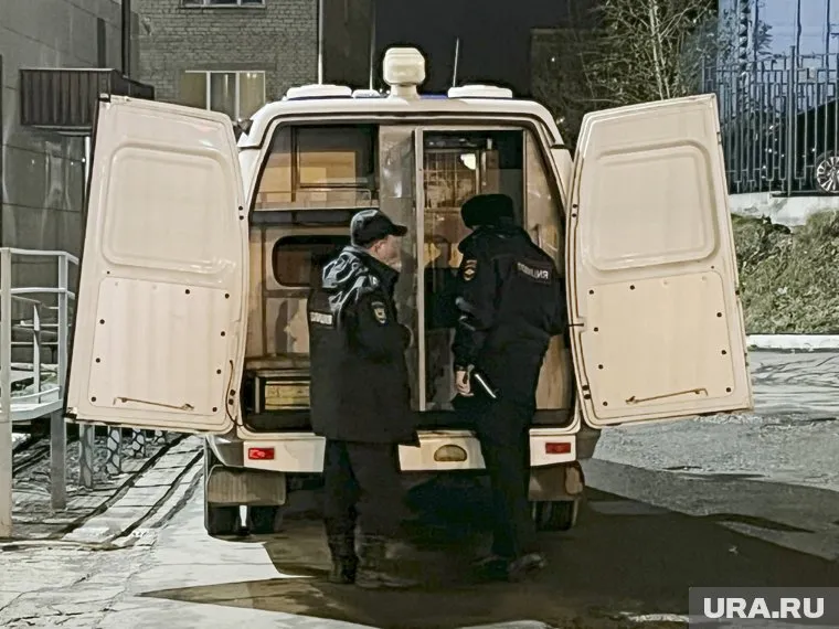 К поискам подростков подключились полицейские