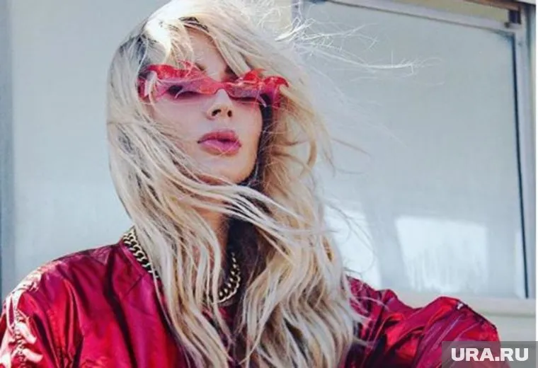 Светлана Лобода решила не ссорится со сваященником и поставила на клип ограничение по возрасту