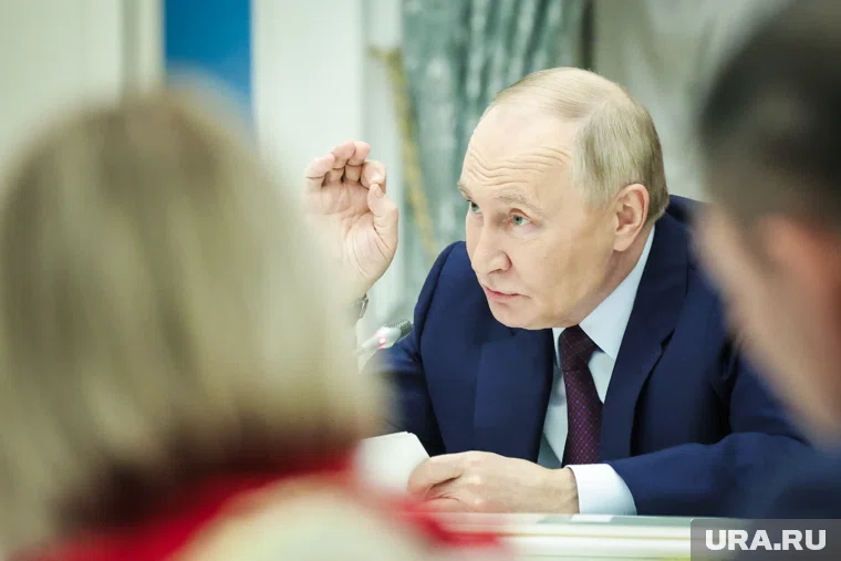 Путин посетил выставку о развитии ИИ в России