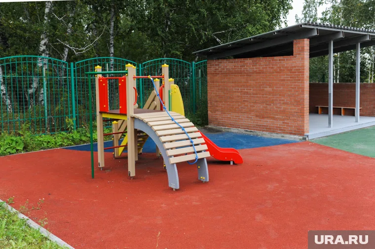 Девочка травмировалась во время прогулки