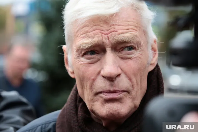 Борис Щербаков поскользнулся на балконе и попал в больницу