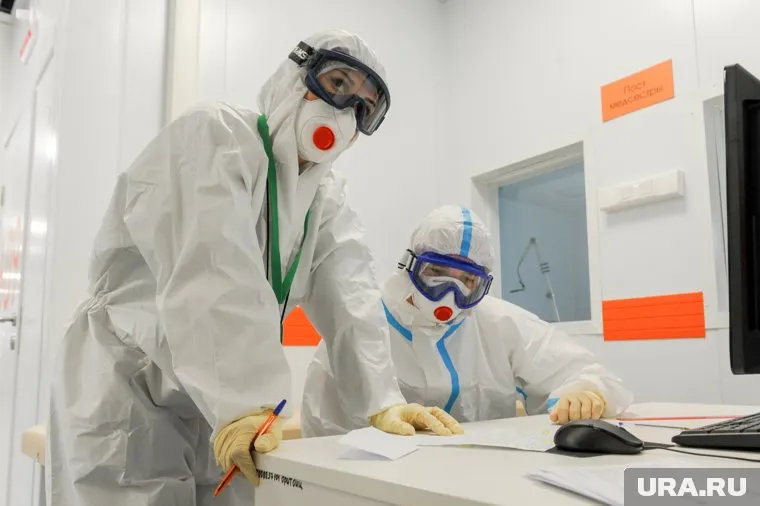 Штаммы COVID-19 могут пересечься с коронавирусами 2002 и 2012 года, считает Александр Чепурнов