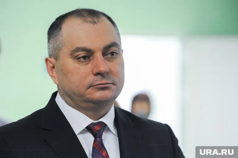 На время следствия и суда Сергея Шулаева отстранили от работы, но он сохранил должность