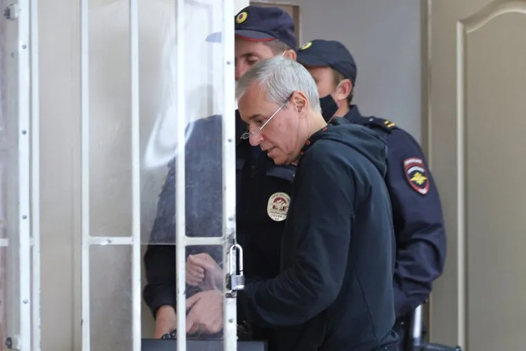 Судебное заседание по избранию меры пресечения для экс-начальника регионального МЧС Олега Рожкова. Курган