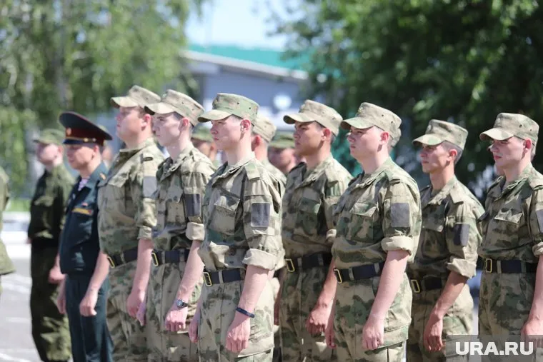 Сенатор предложил вернуться к советской системе срочной службы