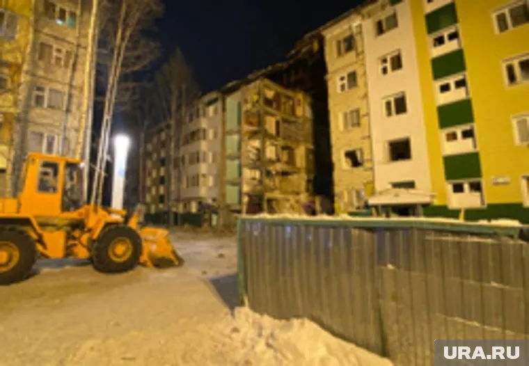 Соседи пожаловались на подростков, которые воруют вещи в доме, где взорвался газ