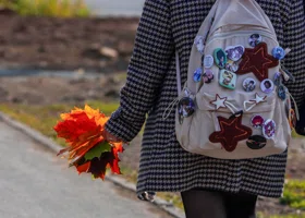 «Называла лахудрой»: мама пермской школьницы пошла к депутату из-за нападок педагога на дочь