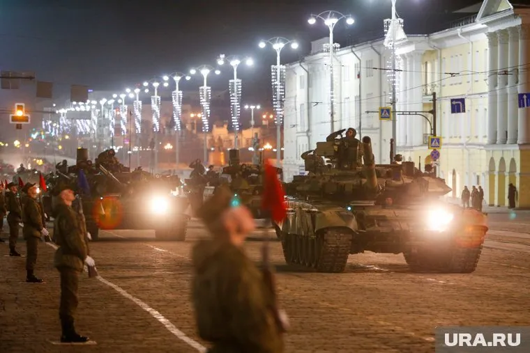 В этом году на военной технике появились фотографии героев специальной военной операции