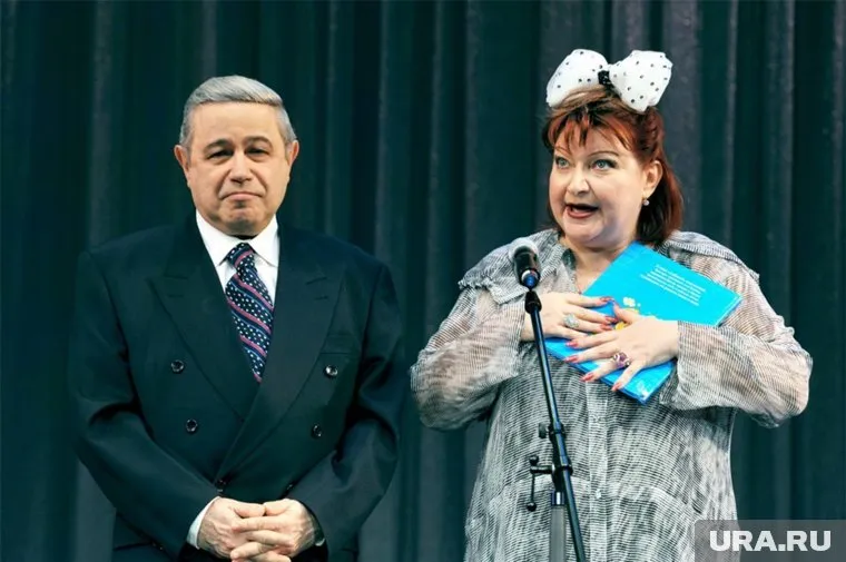 В распоряжении пары — десять московских квартир, восемь из которых Степаненко хочет забрать себе