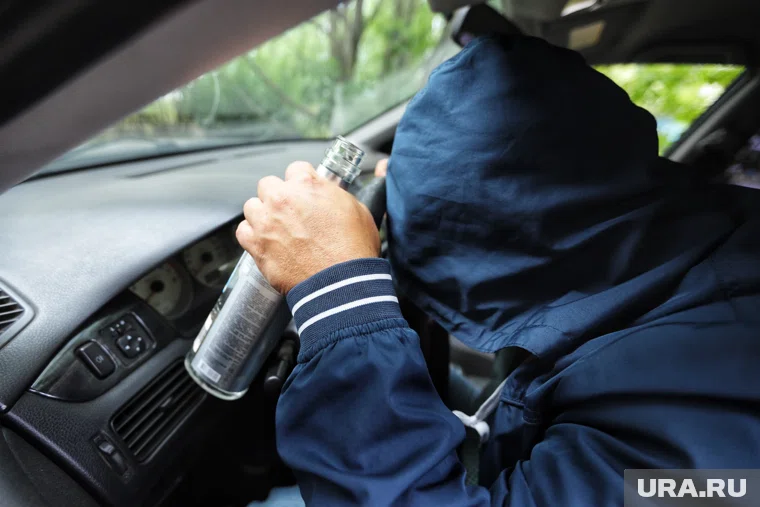 Пьяный водитель подмял под себя другую машину (архивное фото)