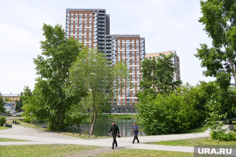 По мнению министра, в этих городах должно жить от 300 тысяч до миллиона человек