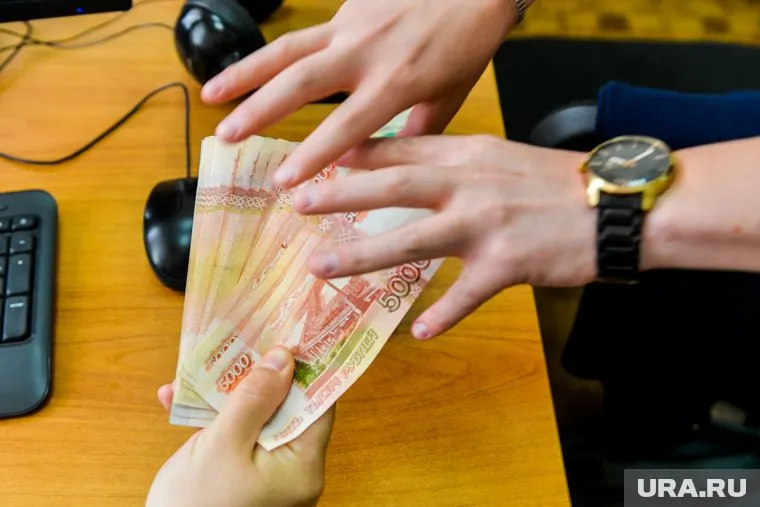 Самый высокий уровень дохода работодатели обещают в сферах нефтехимии, строительства, недвижимости и IT