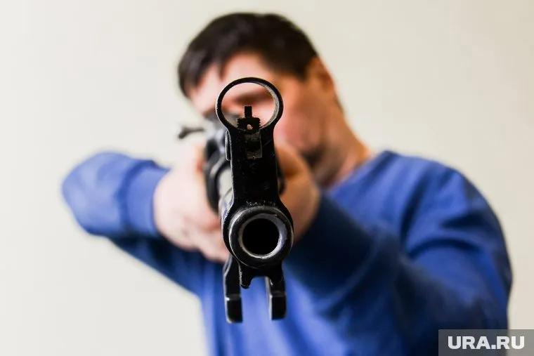 19-летний житель Щучья, стрелявший по автомобилям, украл карабин и патроны