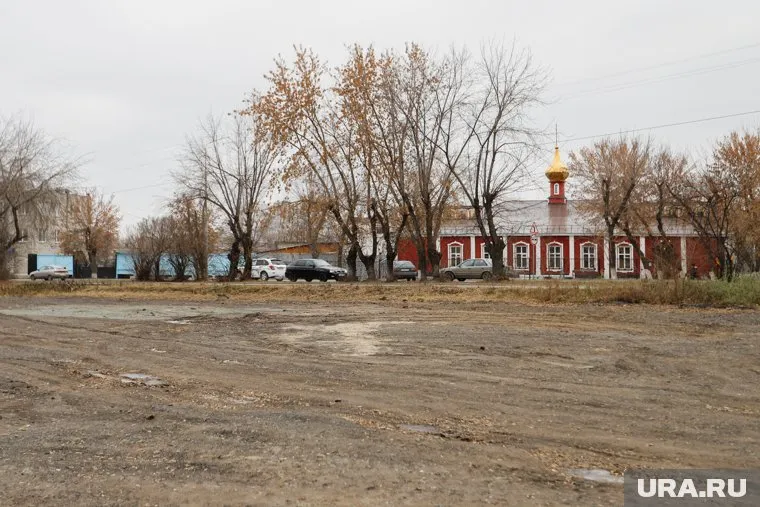 Закон также предусматривает полный запрет на приобретение земельных участков и домов для иностранцев