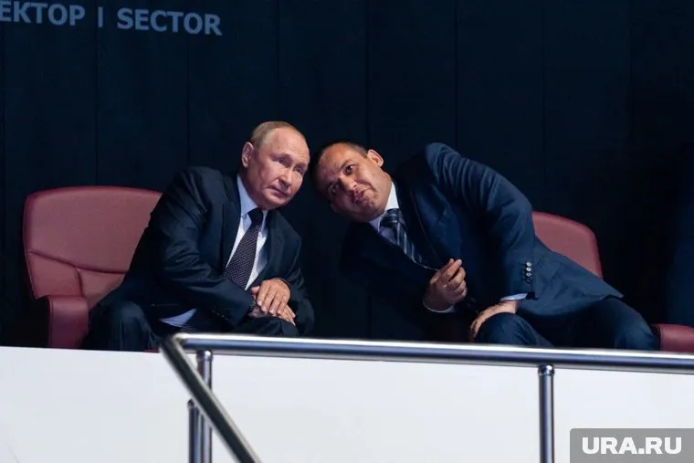 Путину провели экскурсию по новому спортивному объекту